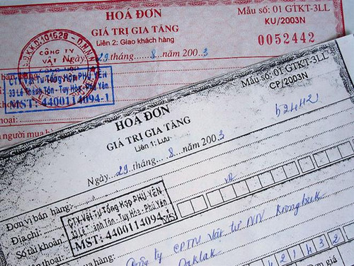 Một cặp hóa đơn sai phạm Một cặp hóa đơn sai phạm
