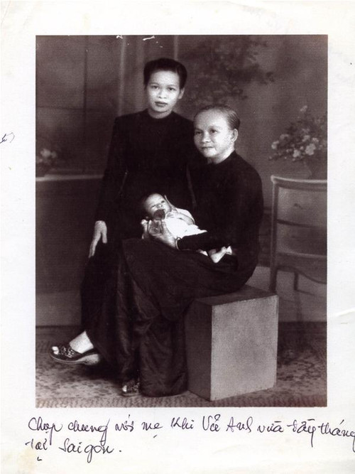 Với mẹ và con đầu lòng Với mẹ và con đầu lòng