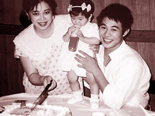 Cùng Thu Yến và con gái Cùng Thu Yến và con gái