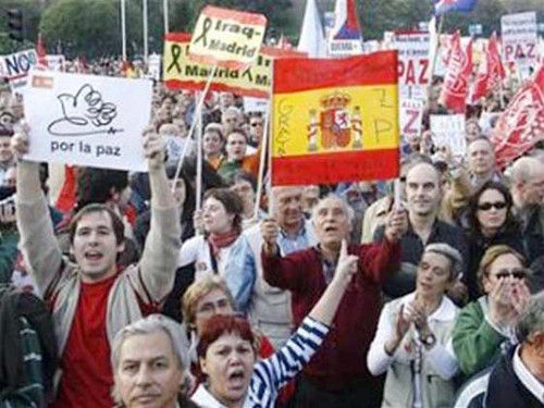 Xuống đường phản đối chiến tranh Iraq ở Madrid Ảnh: Reuters