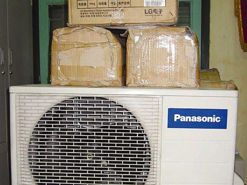 Những bộ điều hòa giả nhãn hiệu Panasonic bị cơ quan chức năng phát hiện, thu giữ ảnh: Tú Anh Những bộ điều hòa giả nhãn hiệu Panasonic bị cơ quan chức năng phát hiện, thu giữ ảnh: Tú Anh