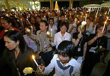 Người dân Thái Lan cầu nguyện cho các nạn nhân của sóng thần