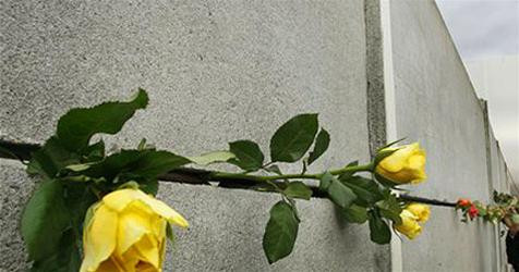 Bà Eija Riitta đã cầu hôn với Berliner Mauer (Bức tường Berlin) vào năm 1979