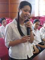 Bạn Nguyễn Thu Cúc, HS lớp 12 trường PTTH Nguyễn Trãi