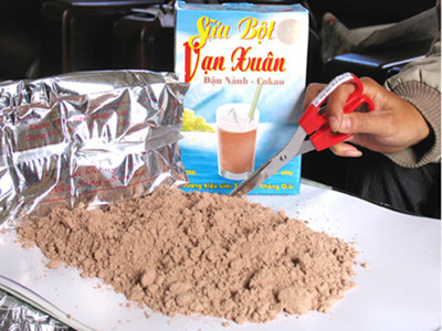 Sữa bột Vạn Xuân kém chất lượng đang bị thu hồi tại Lâm Đồng