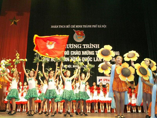 Màn múa hát của thiếu nhi Thủ đô chào mừng thành công ĐH Đoàn