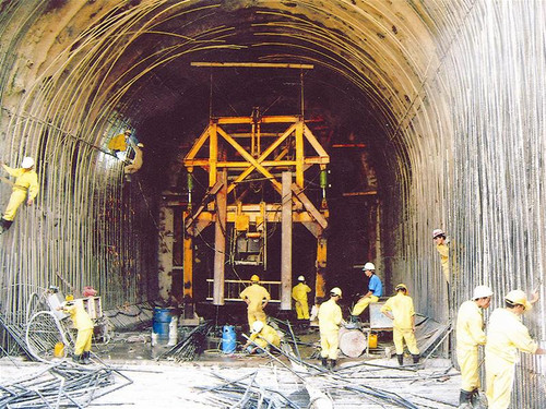 Thi công hầm Thủy điện Cửa Đạt (Thanh Hóa) Thi công hầm Thủy điện Cửa Đạt (Thanh Hóa)