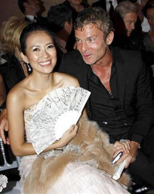 Chương Tử Di bên cạnh Vivi Nevo khi đang còn mặn nồng