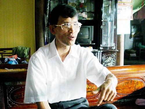 Ông Lý kể về mô hình nuôi giun quế