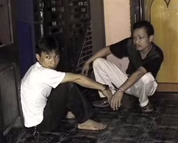 Lưu Đức Sinh (bên phải)