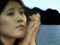 Hình ảnh Quỳnh Anh và vịnh Hạ Long trong clip Hello Vietnam Hình ảnh Quỳnh Anh và vịnh Hạ Long trong clip Hello Vietnam