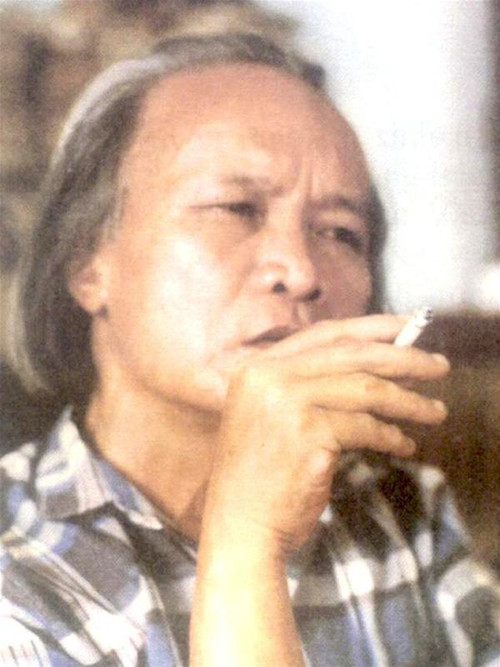 Nhà thơ Nguyễn Bùi Vợi Nhà thơ Nguyễn Bùi Vợi