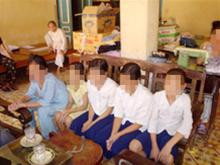 Các cháu gái viết đơn tố cáo Các cháu gái viết đơn tố cáo