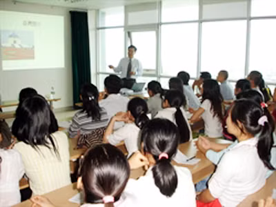 Một giờ lên lớp của sinh viên. Ảnh: Tia Sáng.