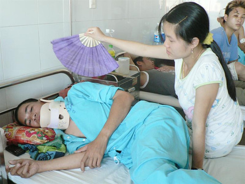 Anh Đức điều trị tại Bệnh viện Đà Nẵng Ảnh: Nguyễn Huy