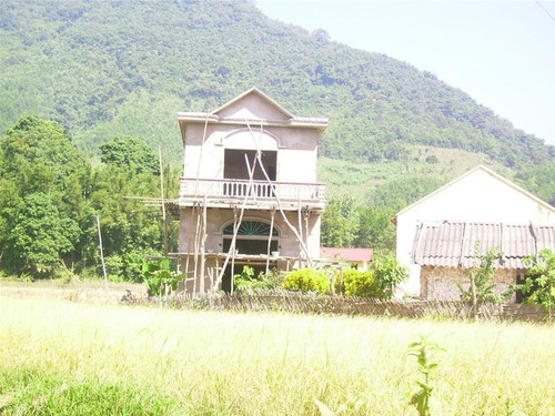 Nhiều ngôi nhà khang trang của người Dao mọc lên Nhiều ngôi nhà khang trang của người Dao mọc lên