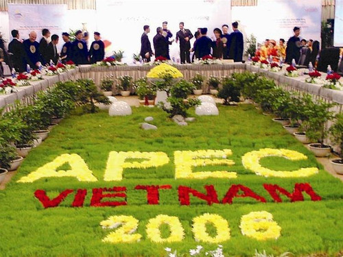 Các đại biểu trước phiên họp toàn thể