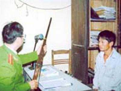 Lê Văn Trần tại cơ quan điều tra.