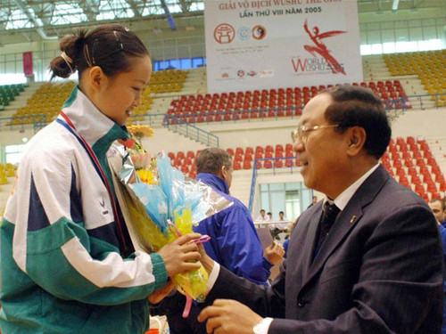 Đàm Thanh Xuân nhận HCV Đàm Thanh Xuân nhận HCV