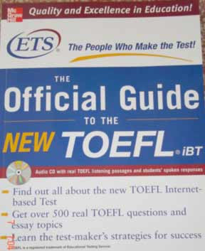 Đầu sách TOEFL iBT duy nhất được phổ biến tại các nhà sách TP.HCM. Ảnh: Vietnamnet