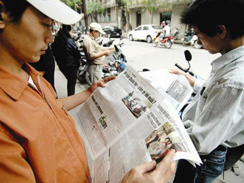 Bạn đọc chăm chú theo dõi loạt bài về bài thơ “Mùa xuân nhớ Bác” của Tiền Phong