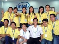 Sinh viên trong một khóa thực tập tại Công ty Intel Products VN - Ảnh: Tuổi trẻ.