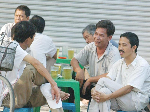 Bia hơi sẽ phải chịu thuế TTĐB tới 50% (ảnh có tính chất minh họa). Ảnh: Phạm Yên