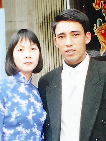 Vợ chồng anh Thắng, con út của bà Tuệ