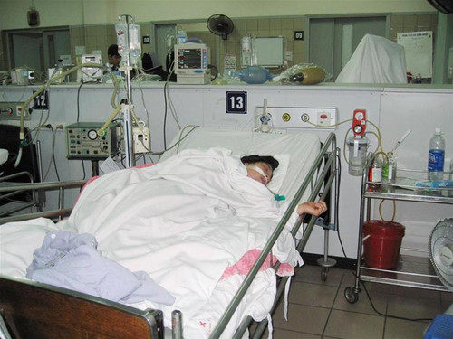 Bệnh nhân đang điều trị tại Trung tâm Chống độc Ảnh: T.Hà