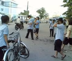 Một vụ ẩu đả gần trường học Một vụ ẩu đả gần trường học
