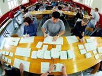 Hôm qua người Thụy Sĩ bỏ phiếu chấp thuận trong cuộc trưng cầu ý dân về việc gia nhập Thỏa thuận Schengen mở cửa biên giới với châu Âu - Ảnh: EPA Hôm qua người Thụy Sĩ bỏ phiếu chấp thuận trong cuộc trưng cầu ý dân về việc gia nhập Thỏa thuận Schengen mở cửa biên giới với châu Âu - Ảnh: EPA