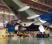 Bảo dưỡng máy bay ở Xí nghiệp máy bay 76 của Vietnam Airlines. Bảo dưỡng máy bay ở Xí nghiệp máy bay 76 của Vietnam Airlines.