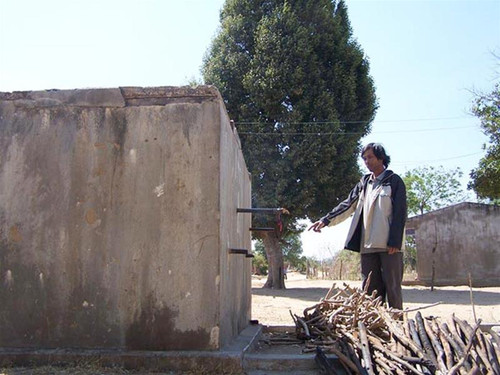 Những bể chứa nước “khô đáy” ơ xã Chư H’Reng, thị xã Kon Tum