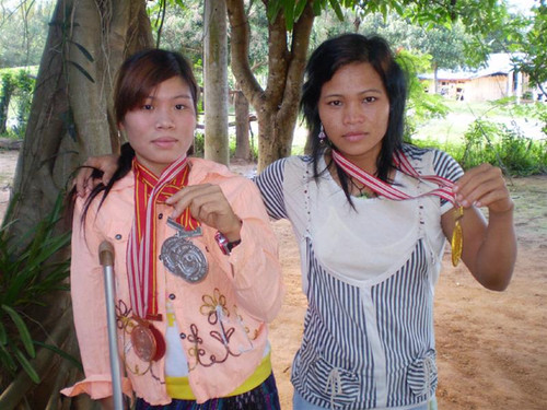 Hồ Thị Lành và Hồ Thị Nhung