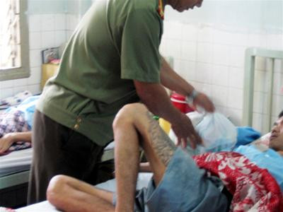 Chăm sóc cho người có HIV. Ảnh minh họa: VietNamNet.
