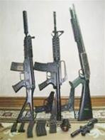 Những loại súng này có tốc độ bắn cao, ống ngắm hồng ngoại và “không bắn chết gà không lấy tiền”! - Ảnh: M.Q.