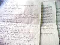 Đáp án nửa viết tay, nửa đánh máy. Ảnh: Lao Động Đáp án nửa viết tay, nửa đánh máy. Ảnh: Lao Động