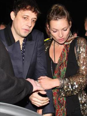 Kate Moss và bạn trai Jamie Hince
