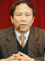 Tổng biên tập báo Tiền phong Dương Xuân Nam phát biểu trong buổi giao lưu Tổng biên tập báo Tiền phong Dương Xuân Nam phát biểu trong buổi giao lưu