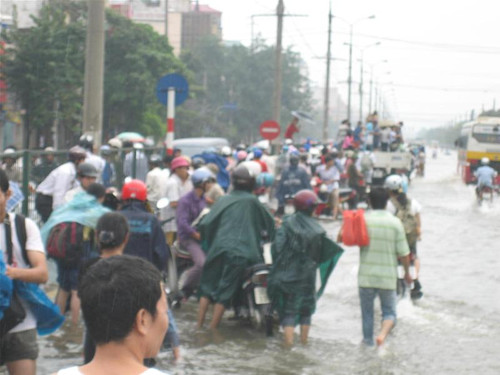 Sẽ không còn cảnh người dân phải lội qua dòng nước Ảnh: Minh Thùy