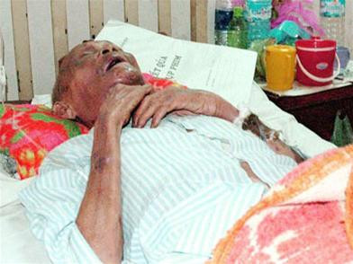 Ông Ninh đang cấp cứu tại bệnh viện. Ảnh: H.Minh