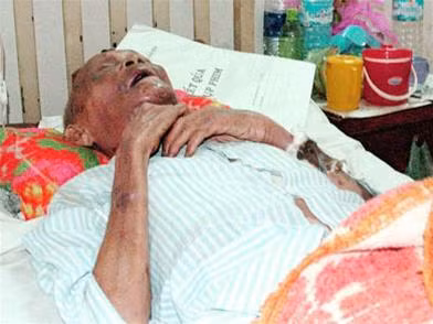 Ông Ninh đang cấp cứu tại bệnh viện. Ảnh: H.Minh