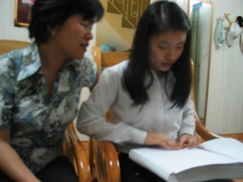 Đào Thu Hương (phải) và mẹ Đào Thu Hương (phải) và mẹ