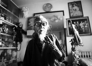 Trần Tường, cụ già 83 tuổi đang cầu hôn trên mạng