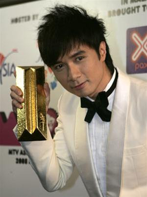 Ca sĩ/ diễn viên Cổ Cự Cơ