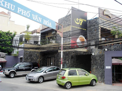 Nhà số 2 đường Cửu Long (Tân Bình, TP HCM) nơi Đại tướng Lê Trọng Tấn ở lâu nhất (nay là quán cà phê Trung Nguyên)