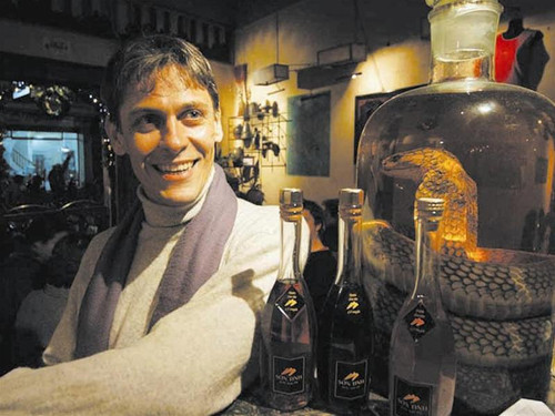 Markus Madeja- ông chủ của hai cửa hàng lớn ở Hà Nội Markus Madeja- ông chủ của hai cửa hàng lớn ở Hà Nội