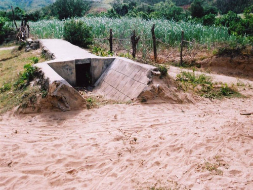 Hệ thống kênh mương hư hỏng, biến thành đường Hệ thống kênh mương hư hỏng, biến thành đường