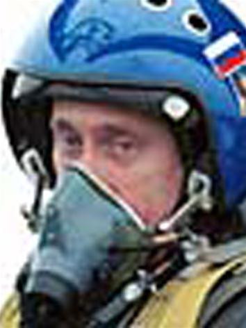 Ông Putin trên máy bay chiến đấu