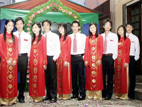 Những thành viên của một nhóm bê tráp trong “đội” của Tuấn Anh Những thành viên của một nhóm bê tráp trong “đội” của Tuấn Anh